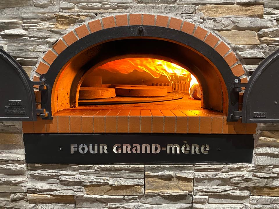 four grand mere pizzeria le napoli 40 hossegor 75380183 2567847223447472 4189790788235821056 n 27